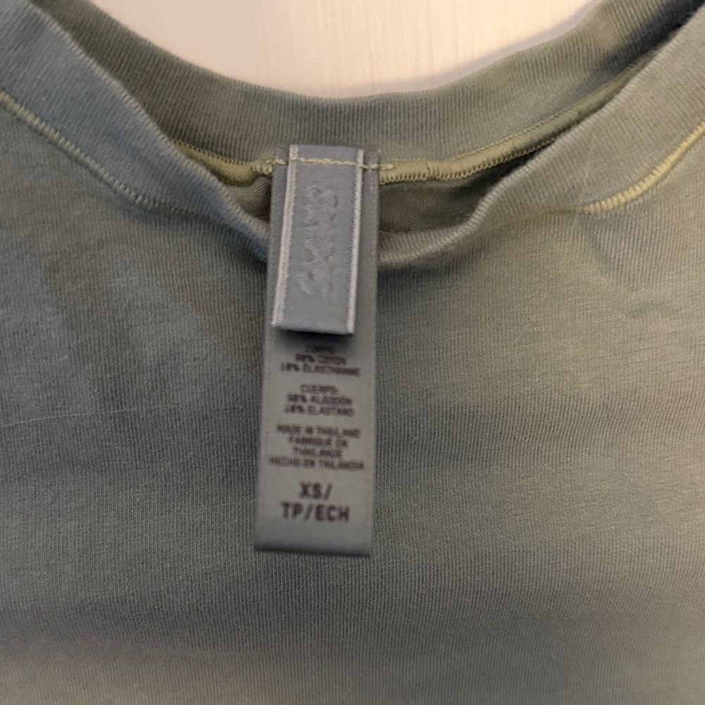 SKIMS Olive Short Sleeve Tee - Picture 2 of 3